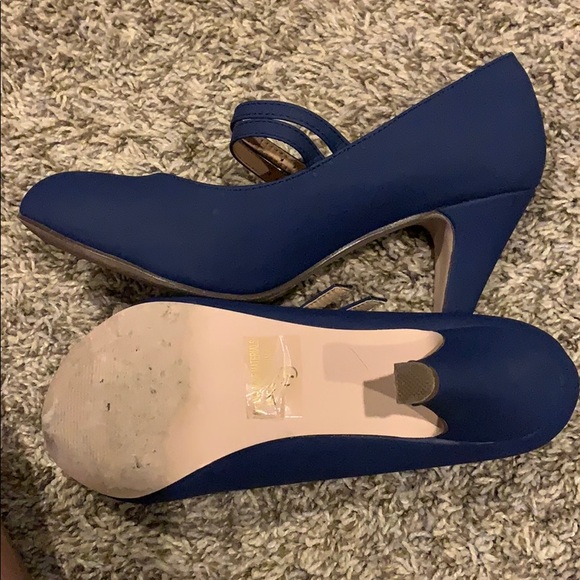 Blue heels - Picture 3 of 3
